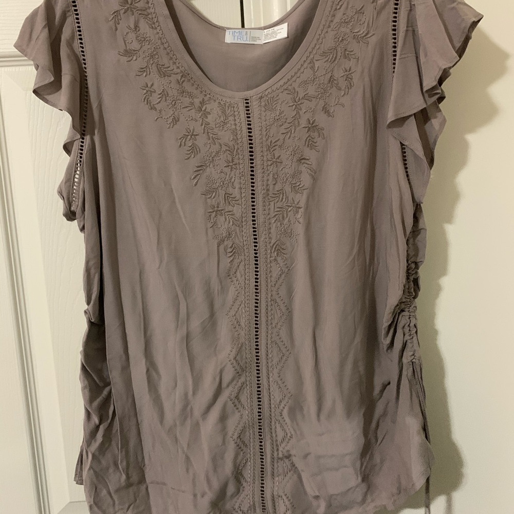 Tops - Picture 2 of 2